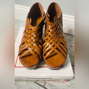 Beautiful New Tan or Cognac colored strappy shoe sandals. Brand new! Open toe!